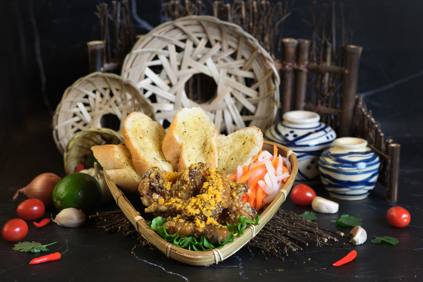 Cánh gà chiên trứng muối - Golden Glazed Wings