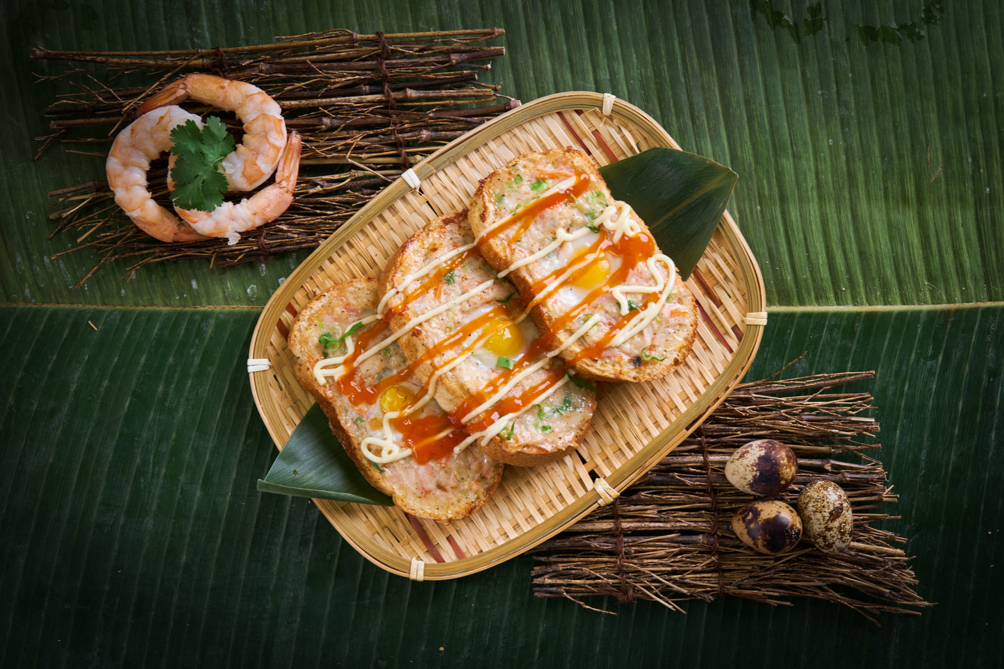 Bánh mì nướng tôm - Seafood baguette